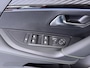 Peugeot e-2008 GT | Active Safety Brake met camera en radar (automatisch noodremsysteem) met Distance Alert (waarschuwing dreigende aanrijding) | Advanced Active Safety Brake met camera en radar | Climate Control