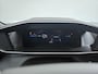 Peugeot e-2008 GT | Active Safety Brake met camera en radar (automatisch noodremsysteem) met Distance Alert (waarschuwing dreigende aanrijding) | Advanced Active Safety Brake met camera en radar | Climate Control