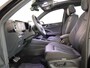 Volkswagen Tiguan 1.5 eHybrid R-Line Edition 272 pk Automaat (DSG) | Verlengde garantie | Navigatie | Panoramadak | Trekhaak (wegklapbaar) | Parkeersensoren (Park assist) | Rondomzicht camera| Lederen bekleding | Stoelverwarming v/a | R-Line |