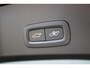 Volvo XC40 T5 263PK Plug-in hybrid Plus Dark | Adaptive Cruise & Pilot Assist | Lederen Bekleding | Power Seats incl. Memory | Premium Harman/Kardon Audio | Park Assist & Camera | Elektr. Achterklep | Stoel & Stuurverwarming | Semi Elektr. Trekhaak |