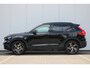 Volvo XC40 T5 263PK Plug-in hybrid Plus Dark | Adaptive Cruise & Pilot Assist | Lederen Bekleding | Power Seats incl. Memory | Premium Harman/Kardon Audio | Park Assist & Camera | Elektr. Achterklep | Stoel & Stuurverwarming | Semi Elektr. Trekhaak |