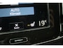 Volvo XC40 T5 263PK Plug-in hybrid Plus Dark | Adaptive Cruise & Pilot Assist | Lederen Bekleding | Power Seats incl. Memory | Premium Harman/Kardon Audio | Park Assist & Camera | Elektr. Achterklep | Stoel & Stuurverwarming | Semi Elektr. Trekhaak |