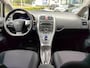 Toyota Auris 1.8 Full Hybrid Aspiration NL-AUTO 1E-EIG 100% DEALERONDERHOUDEN! 4S-BANDEN TREKHAAK CLIMA CRUISE 15'' LM-VELGEN