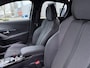 Peugeot 208 Hybrid 100PK e-DCS6 GT Automaat | Camera Voor/Achter | Apple Carplay / Android Auto | Keyless Entry + Start | Sfeerverlichting | | Bots waarschuwing systeem | Brake Assist System | Connected services