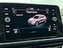 Volkswagen T-Roc 1.5 TSI 150pk DSG / Automaat Style two tone Navigatie Apple Carplay/Android Auto Parkeersensoren Camera Adaptive Cruise Control Blind Spot Assist Park Assist Stoel- en stuurverwarming Elektrische achterklep LED-koplampen