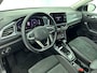 Volkswagen T-Roc 1.5 TSI 150pk DSG / Automaat Style two tone Navigatie Apple Carplay/Android Auto Parkeersensoren Camera Adaptive Cruise Control Blind Spot Assist Park Assist Stoel- en stuurverwarming Elektrische achterklep LED-koplampen