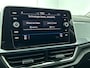 Volkswagen T-Roc 1.5 TSI 150pk DSG / Automaat Style two tone Navigatie Apple Carplay/Android Auto Parkeersensoren Camera Adaptive Cruise Control Blind Spot Assist Park Assist Stoel- en stuurverwarming Elektrische achterklep LED-koplampen