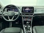 Volkswagen T-Roc 1.5 TSI 150pk DSG / Automaat Style two tone Navigatie Apple Carplay/Android Auto Parkeersensoren Camera Adaptive Cruise Control Blind Spot Assist Park Assist Stoel- en stuurverwarming Elektrische achterklep LED-koplampen