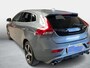 Volvo V40 2.0 T4 Business Sport | Trekhaak | Standkachel | Panoramadak | Keyless entry/start | DAB | Stoelverwarming | Parkeercamera | Volvo on Call | High Performance Audio |