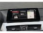 BMW X1 xDrive25e | Panodak | Sportleder | Head-Up | Trekhaak | Adaptive Cruise | Camera | 35X op voorraad