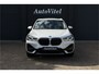 BMW X1 xDrive25e | Panodak | Sportleder | Head-Up | Trekhaak | Adaptive Cruise | Camera | 35X op voorraad