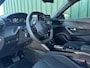 Peugeot e-2008 EV Active Pack 50 kWh Navigatie | Parkeersensoren | All Season | Carplay |