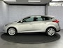 Ford Focus 1.5 Titanium Edition Automaat Navigatie Cruise Stoelverwarming Trekhaak