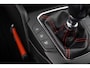 Ford Focus Wagon 1.0 EcoBoost ST Line Business | Stoel/stuur/voorruit verwarming | Apple Carplay/Android Auto | Cruise control | Clima | Parkeersensoren voor en achter | Airco (automatisch) | Apple Carplay/Android Auto|telefoonintegratie premium | Cruise control