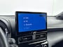 Toyota Yaris Cross 1.5 Hybrid Dynamic | Apple Carplay / Android Auto | Stoel-/stuurverwarming | Verwarmbare voorruit | Parkeersensoren voor/achter | Adaptive Cruise | Full LED | Keyless | Clima | Camera | 17 inch