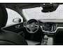 Volvo V60 2.0 B3 Inscription | Harman Kardon Audio | Schuif-/Kanteldak | Elektrisch Bedienbare Stoelen | Parkeersensoren Voor en Achter | Parkeercamera | Verwarmbare Stoelen Voor en Achter | Stuurverwarming |