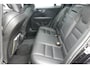 Volvo V60 2.0 B3 Inscription | Harman Kardon Audio | Schuif-/Kanteldak | Elektrisch Bedienbare Stoelen | Parkeersensoren Voor en Achter | Parkeercamera | Verwarmbare Stoelen Voor en Achter | Stuurverwarming |