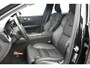 Volvo V60 2.0 B3 Inscription | Harman Kardon Audio | Schuif-/Kanteldak | Elektrisch Bedienbare Stoelen | Parkeersensoren Voor en Achter | Parkeercamera | Verwarmbare Stoelen Voor en Achter | Stuurverwarming |