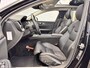 Volvo V60 2.0 B3 Inscription | Panoramadak | Harman Kardon Audio | Achteruitrijcamera | Parkeersensoren | Stoelverwarming voor en achter | Elektrisch Verstelbare Voorstoelen | Navigatie | Apple Carplay | Android Auto
