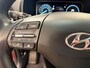 Hyundai Kona 1.6 HYBRID | PREMIUM SKY | SCHUIF/ KANTEL DAK | 18'' VELGEN | LEDER |