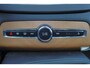 Volvo XC90 T8 Recharge AWD Inscription Panorama/schuifdak - IntelliSafe Assist & Surround - 360º Camera - Harman/Kardon audio - Adaptieve LED koplampen - Verwarmde voorstoelen, stuur & achterbank - Parkeersensoren voor & achter - Elektr. bedienb. voorstoelen met geheugen - 20' LMV