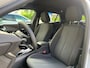 Peugeot e-2008 EV Style Avantage 54 kWh Airco | Camera | Cruise Control | DAB | LED | Navi | PDC Achter | 11 KwH |