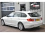 BMW 3-Serie Touring 320i Executive Touring – 2014 | Nederlandse auto | Trekhaak | Mooie uitvoering