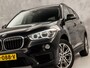 BMW X1 sDrive20i High Executive 192Pk Automaat (GROOT NAVI, CLIMATE, MEMORY SEATS, HEAD-UP DISPLAY, LEDER, STOELVERWARMING, SPORTSTOELEN, GETINT GLAS, CRUISE, NIEUWSTAAT)
