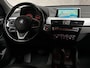 BMW X1 sDrive20i High Executive 192Pk Automaat (GROOT NAVI, CLIMATE, MEMORY SEATS, HEAD-UP DISPLAY, LEDER, STOELVERWARMING, SPORTSTOELEN, GETINT GLAS, CRUISE, NIEUWSTAAT)