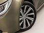 Toyota Corolla 1.8 Hybrid Dynamic Sport Automaat (APPLE CARPLAY, LEDER, STOELVERWARMING, CAMERA, SPORTSTOELEN, ADAPTIVE CRUISE, GETINT GLAS, ZWART HEMEL, NIEUWSTAAT)