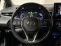 Toyota Corolla 1.8 Hybrid Dynamic Automaat (APPLE CARPLAY, LEDER, STOELVERWARMING, CAMERA, SPORTSTOELEN, ADAPTIVE CRUISE, GETINT GLAS, ZWART HEMEL, NIEUWSTAAT)