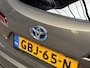 Toyota Corolla 1.8 Hybrid Dynamic Automaat (APPLE CARPLAY, LEDER, STOELVERWARMING, CAMERA, SPORTSTOELEN, ADAPTIVE CRUISE, GETINT GLAS, ZWART HEMEL, NIEUWSTAAT)