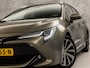Toyota Corolla 1.8 Hybrid Dynamic Sport Automaat (APPLE CARPLAY, LEDER, STOELVERWARMING, CAMERA, SPORTSTOELEN, ADAPTIVE CRUISE, GETINT GLAS, ZWART HEMEL, NIEUWSTAAT)