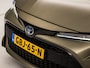 Toyota Corolla 1.8 Hybrid Dynamic Sport Automaat (APPLE CARPLAY, LEDER, STOELVERWARMING, CAMERA, SPORTSTOELEN, ADAPTIVE CRUISE, GETINT GLAS, ZWART HEMEL, NIEUWSTAAT)