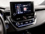 Toyota Corolla 1.8 Hybrid Dynamic Sport Automaat (APPLE CARPLAY, LEDER, STOELVERWARMING, CAMERA, SPORTSTOELEN, ADAPTIVE CRUISE, GETINT GLAS, ZWART HEMEL, NIEUWSTAAT)