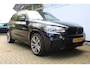 BMW X5 xDrive40d High Executive M-Sport | Panorama dak | Soft close | Head-Up Display | Elektrisch wegklapbare trekhaak | Eletrisch verstelbare stoelen met memory | Harma/Kardon Audiosysteem | Stoelverwarming voor + achter | 360* Camera | Elektrische kofferbakklep | Adaptive cruise | Lane assist | Elektrisch verstelbaar stuurkolom | Keyless entry/start | Dodehoekdetectie | Apple CarPlay/Android Auto |