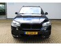 BMW X5 xDrive40d High Executive M-Sport | Panorama dak | Soft close | Head-Up Display | Elektrisch wegklapbare trekhaak | Eletrisch verstelbare stoelen met memory | Harma/Kardon Audiosysteem | Stoelverwarming voor + achter | 360* Camera | Elektrische kofferbakklep | Adaptive cruise | Lane assist | Elektrisch verstelbaar stuurkolom | Keyless entry/start | Dodehoekdetectie | Apple CarPlay/Android Auto |