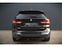 BMW X1 xDrive25e Executive M Sport | Stoelverwarming | Trekhaak | Parkeersensoren | Navigatie | Ambiance Verlichting | Keyless | Cruise Control | LED | Climate Control | DAB | BTW | SOH 90%