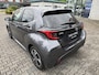 Toyota Yaris HYBRID 115 DYNAMIC COMFORT PACK STOEL/STUURVERW PARK-SENSOREN BLIND-SPOT APPLE/ANDROID KEYLESS 16" LM-VELGEN
