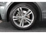 Volkswagen Tiguan 2.0 TSI 4Motion Highline Business R|Pano dak|Rijklaar prijs|Elek. Trekhaak|Carplay|Navi|