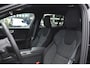 Volvo V60 2.0 B4 Essential Edition Adaptieve Cruise Control | BLIS | Stoel en stuurwiel verwarming | Achterbank verwarmd | Google services