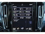 Volvo XC40 T4 Recharge Plus Dark - IntelliSafe Assist - Harman/Kardon audio - Parkeercamera achter - Verwarmde voorstoelen & stuur - Parkeersensoren voor & achter - Elektr. bedienb. voorstoelen met geheugen links - Draadloze tel. lader - Extra getint glas - 19' LMV