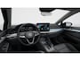 Volkswagen Golf 1.5 eHybrid Life Edition 204PK | Apple carplay | Adaptieve cruis control | Dodehoek sensoren | Stuur en Stoelverwarming | Achteruitrij camera | Climate controle | Keyless | Trekhaak | Sfeerverlichting |