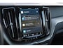 Volvo XC60 T6 350PK Automaat AWD Plus Black Edition / Trekhaak / Panoramadak / BLIS / Adaptieve cruise control / Keyless entry / Stoel - en stuurwielverwarming / elektrische stoelen met geheugen / Parkeersensoren met 360 camera / Elektrische achterklep