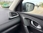 Renault Kadjar 1.3 TCe Zen met parkeersensoren / camera en leer en trekhaak en navigatie en bluetooth telefoon en media en airco