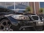 BMW 3-Serie 318i Business Line M-sport | M-pakket | NL auto | Facelift | Xenon | Cruise control | Navigatie Professional | Bluetooth | Climate control | M-sport stuur | Sportstoelen | PDC | 18 inch
