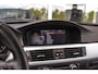 BMW 3-Serie 318i Business Line M-sport | M-pakket | NL auto | Facelift | Xenon | Cruise control | Navigatie Professional | Bluetooth | Climate control | M-sport stuur | Sportstoelen | PDC | 18 inch