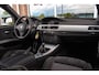 BMW 3-Serie 318i Business Line M-sport | M-pakket | NL auto | Facelift | Xenon | Cruise control | Navigatie Professional | Bluetooth | Climate control | M-sport stuur | Sportstoelen | PDC | 18 inch