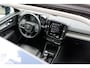 Volvo XC40 T4 Recharge Inscription Panoramadak | Elektrisch verstelbare voorstoelen | Stoel- & Stuurwielverwarming | Adaptieve Cruise Control met Pilot Assist | BLIS Dodehoekdetectie | Trekhaak semi elektrisch inklapbaar | 19" Lichtmetalen velgen