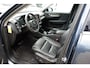 Volvo XC40 T4 Recharge Inscription Panoramadak | Elektrisch verstelbare voorstoelen | Stoel- & Stuurwielverwarming | Adaptieve Cruise Control met Pilot Assist | BLIS Dodehoekdetectie | Trekhaak semi elektrisch inklapbaar | 19" Lichtmetalen velgen
